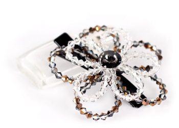 Kẹp cài áo hạt cườm không thể bỏ qua dành cho các quý cô