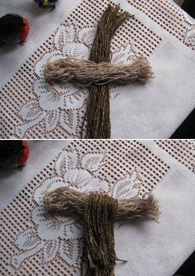 Đặt đoạn len (2) lên chính giữa đoạn len (1) (Nguồn: Internet)