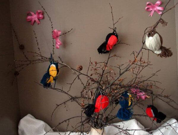 Có thể treo chim sẻ lên những cành cây để tăng thêm net sinh động cho căn phòng (Nguồn: Internet)