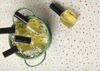 Công thức “vàng” làm dầu dưỡng móng tay đón tiết giao mùa