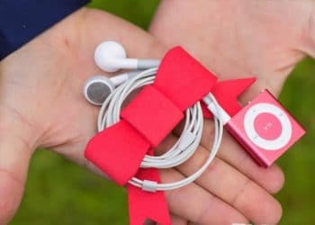 Một chiếc quấn tai nghe hình nơ đặc biệt sẽ giúp bạn hạn chế được tình trạng dây tai nghe bị rối (Nguồn: Internet)